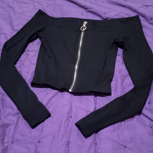 Zip-Up Off-Shoulder CropTop - Picture 1 of 4
